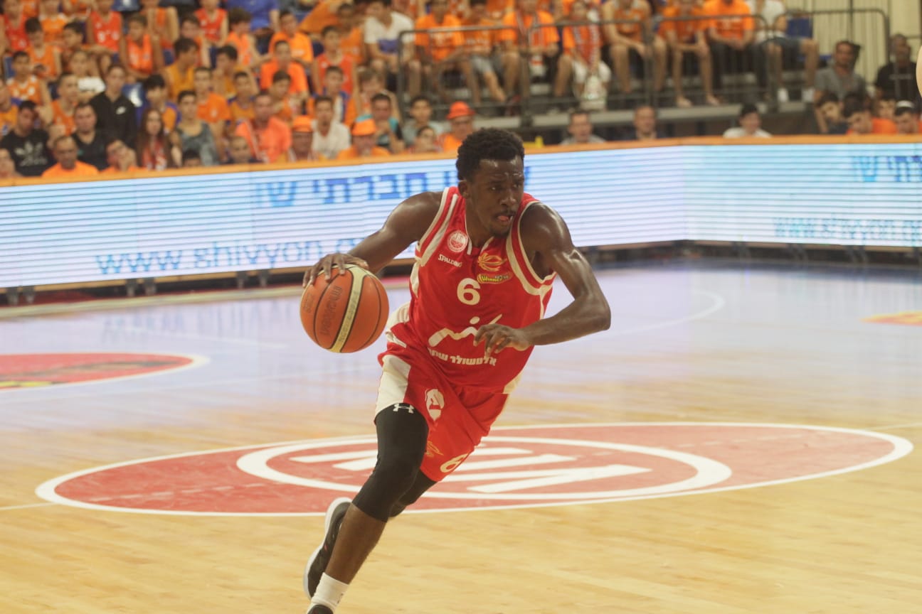 סמאג' כריסטון בראשון לציון. בחצי הגמר צלף, בגמר לא פגע (צילום: בן בודה)